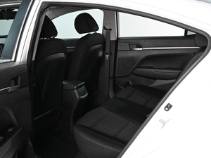 Седан Hyundai Elantra 2017 года, 1629000 рублей, Аксай