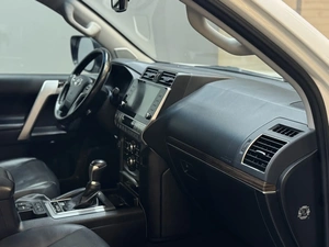 Внедорожник Toyota Land Cruiser Prado 2021 года, 5597000 рублей, Красноярск
