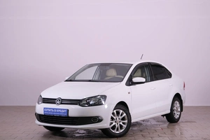 Седан Volkswagen Polo 2014 года, 1059000 рублей, Омск