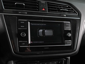Внедорожник Volkswagen Tiguan 2018 года, 2500000 рублей, Аксай