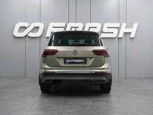 Внедорожник Volkswagen Tiguan 2018 года, 2054000 рублей, Воронеж