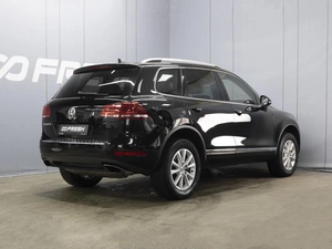 Внедорожник Volkswagen Touareg 2014 года, 2470000 рублей, Омск