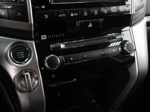 Внедорожник Toyota Land Cruiser 2013 года, 3675000 рублей, Тюмень