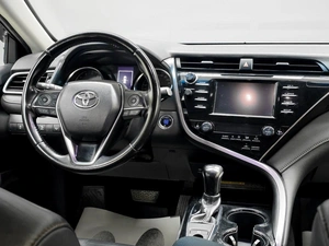 Седан Toyota Camry 2019 года, 2380000 рублей, Красноярск