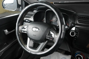 Седан Kia Rio 2013 года, 839000 рублей, Тюмень