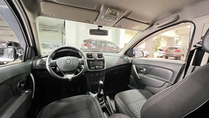 Седан Renault Logan 2018 года, 990000 рублей, Нижневартовск