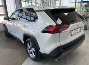 Внедорожник Toyota RAV4 2021 года, 3400000 рублей, Красноярск