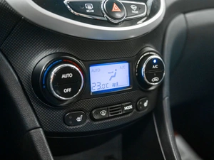 Седан Hyundai Solaris 2013 года, 1000000 рублей, Красноярск