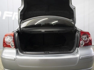 Седан Toyota Avensis 2007 года, 960000 рублей, Омск