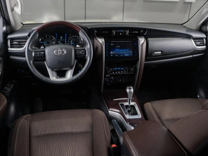 Внедорожник Toyota Fortuner 2017 года, 3076000 рублей, Тюмень