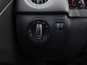 Внедорожник Volkswagen Tiguan 2011 года, 1299000 рублей, Саратов