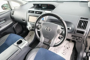 Универсал Toyota Prius Alpha 2016 года, 1429000 рублей, Красноярск