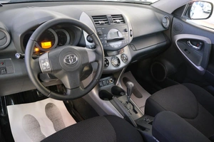 Внедорожник Toyota RAV4 2006 года, 1099000 рублей, Омск
