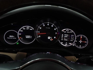 Внедорожник Porsche Cayenne 2018 года, 4999000 рублей, Воронеж