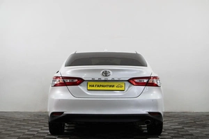 Седан Toyota Camry 2018 года, 2559000 рублей, Сургут