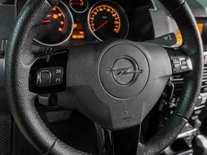 Хетчбэк Opel Astra 2011 года, 649000 рублей, Воронеж