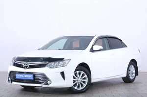 Седан Toyota Camry 2016 года, 1989000 рублей, Омск