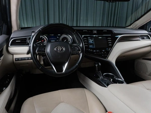 Седан Toyota Camry 2021 года, 2949000 рублей, Тюмень