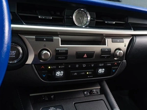 Седан Lexus ES 2017 года, 2949000 рублей, Тюмень