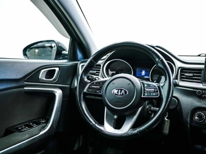Хетчбэк Kia Ceed 2019 года, 1450000 рублей, Красноярск