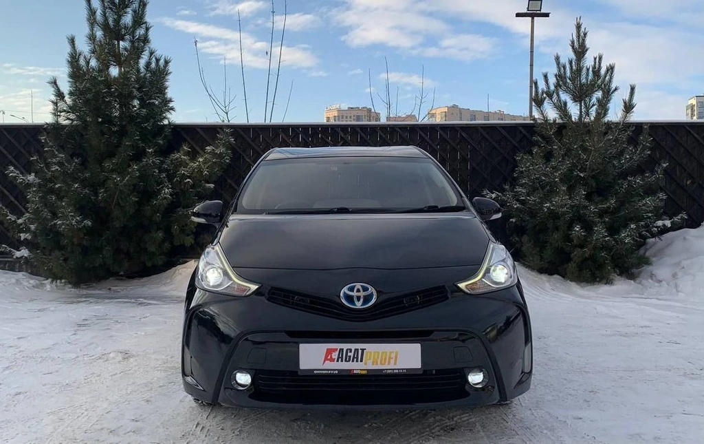 Универсал Toyota Prius V 2016 года, 1310000 рублей, Красноярск