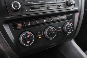 Седан Volkswagen Jetta 2016 года, 949000 рублей, Красноярск