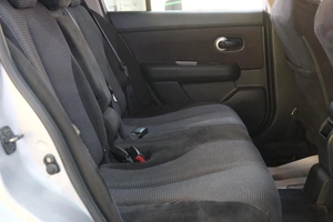 Хетчбэк Nissan Tiida 2011 года, 929000 рублей, Омск