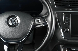 Внедорожник Volkswagen Tiguan 2017 года, 2259000 рублей, Тюмень