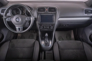 Хетчбэк Volkswagen Golf 2012 года, 749000 рублей, Томск