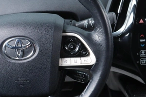 Хетчбэк Toyota Prius PHV 2017 года, 2449000 рублей, Челябинск