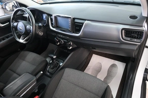 Внедорожник Kia Stonic 2019 года, 1889000 рублей, Омск