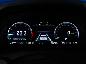 Седан Toyota Camry 2023 года, 3177400 рублей, Москва