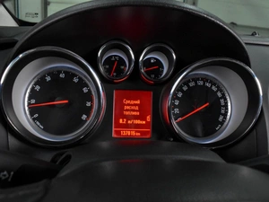 Хетчбэк Opel Astra 2013 года, 949000 рублей, Воронеж