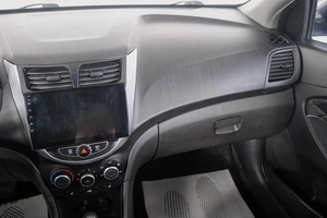 Седан Hyundai Solaris 2011 года, 749000 рублей, Кемерово