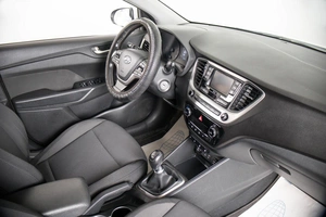 Седан Hyundai Solaris 2017 года, 989000 рублей, Пермь