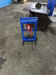 БЕЗУМНО. Крутая СТО 500 рублей, Красноярск