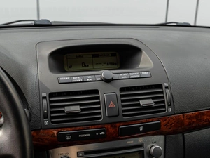 Седан Toyota Avensis 2004 года, 678000 рублей, Краснодар