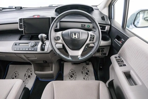 Минивэн Honda Freed 2012 года, 999000 рублей, Красноярск