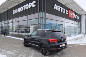 Внедорожник Volkswagen Tiguan 2012 года, 1600000 рублей, Мирное