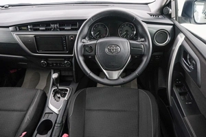 Хетчбэк Toyota Auris 2012 года, 1149000 рублей, Красноярск