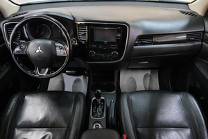 Внедорожник Mitsubishi Outlander 2016 года, 1699000 рублей, Омск