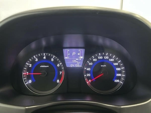 Седан Hyundai Solaris 2015 года, 945000 рублей, Красноярск