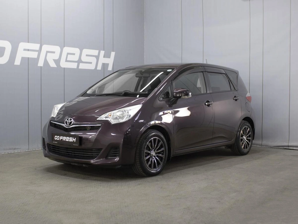Хетчбэк Toyota Ractis 2013 года, 1070000 рублей, Омск