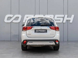 Внедорожник Mitsubishi Outlander 2019 года, 1840000 рублей, Краснодар