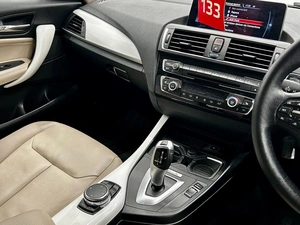 Хетчбэк BMW 1 серия 2015 года, 1400000 рублей, Красноярск