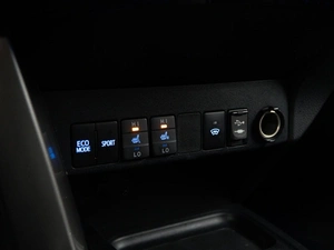 Внедорожник Toyota RAV4 2018 года, 2559050 рублей, Москва