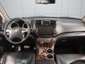 Внедорожник Toyota Highlander 2011 года, 1730000 рублей, Омск
