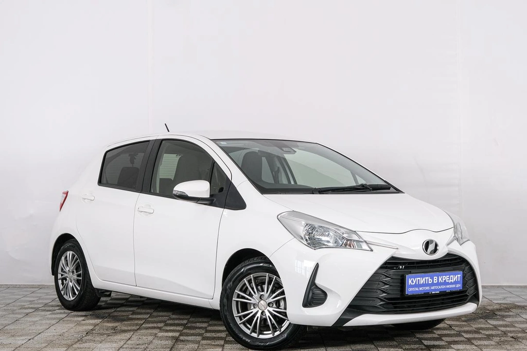 Хетчбэк Toyota Vitz 2019 года, 1119000 рублей, Красноярск