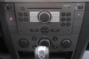 Лифтбек Opel Vectra 2006 года, 609000 рублей, Омск