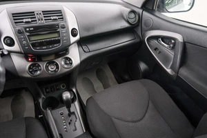 Внедорожник Toyota RAV4 2012 года, 1749000 рублей, Красноярск